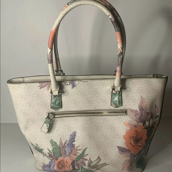 Guess handbag - Picture 6 of 6